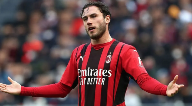 O sağ beki çöpe attılar: Son dakika telefonu Galatasaray’ı teyakkuza geçirdi: İtalyanlar ifşa etti: Hiç hesapta olmayan sinsi gelişme…