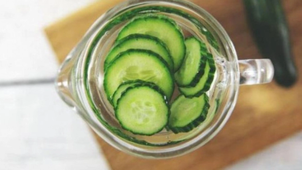 Foto - O sorunu kökten çözüyor! Aç karnına salatalık yemenin faydaları