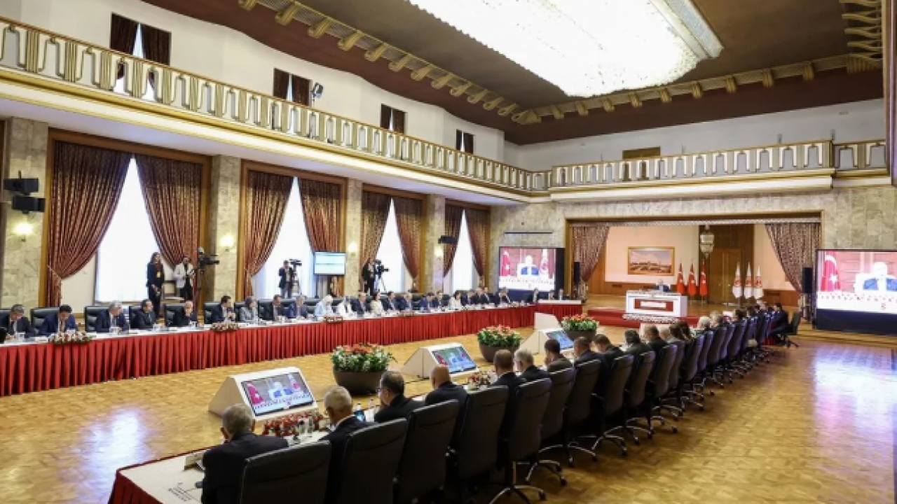 Foto - O sözler çok doğru neden rahatsız oldunuz? DEM Parti Terörsüz Türkiye Komisyonu’nu terk etti 