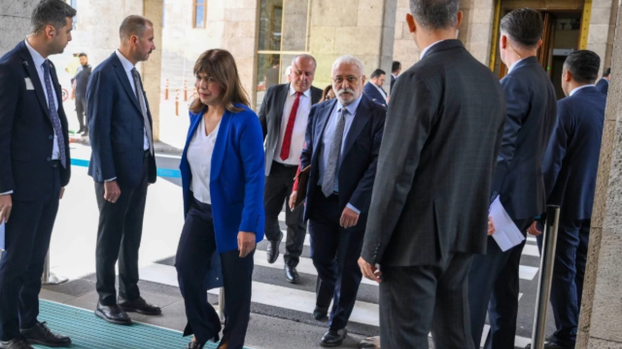 Foto - O sözler çok doğru neden rahatsız oldunuz? DEM Parti Terörsüz Türkiye Komisyonu’nu terk etti 