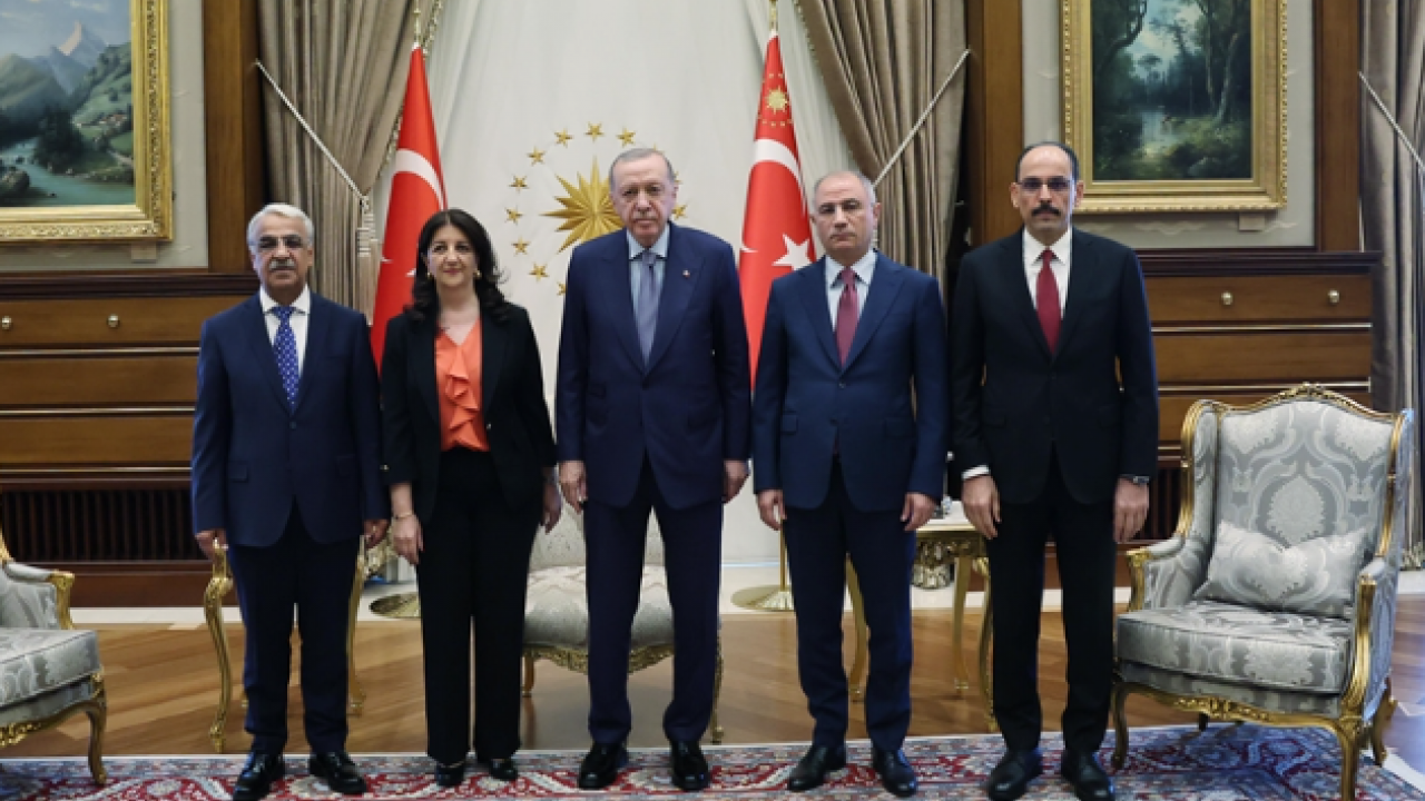 Foto - O sözler çok doğru neden rahatsız oldunuz? DEM Parti Terörsüz Türkiye Komisyonu’nu terk etti 