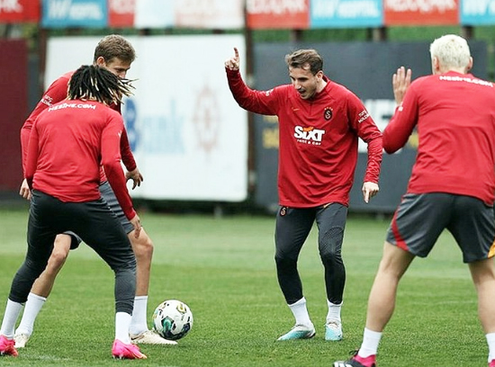 Foto - O tarihi bekleyin dedi... Derbi hezimeti sonrası Okan Buruk biletleri kesiyor!