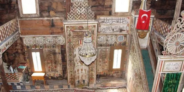  O tarihte mesaj: Tarihi 4 asırlık ahşap camideki 5.19’u gösteren saatin sırrı çözülemedi: Her yere çok şeyler gizlediler