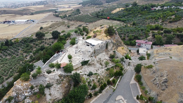 Foto - O türbe molozlar arasında kaldı