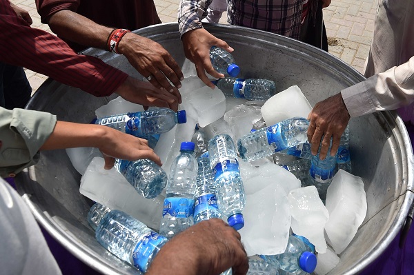 Foto - O ülke adeta sıcaktan kavruluyor! Son 6 günde 568 kişi öldü