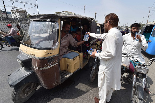 Foto - O ülke adeta sıcaktan kavruluyor! Son 6 günde 568 kişi öldü
