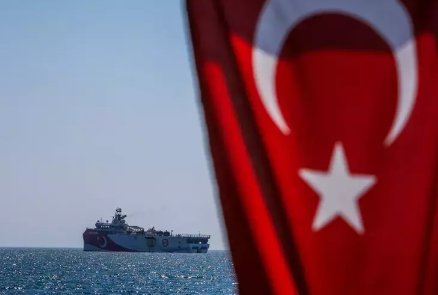Foto - O ülke Yunanistan'a baskı yapıp savaş gemilerini bölgeden çekti: Türk sahasına girin, kabloları döşeyin