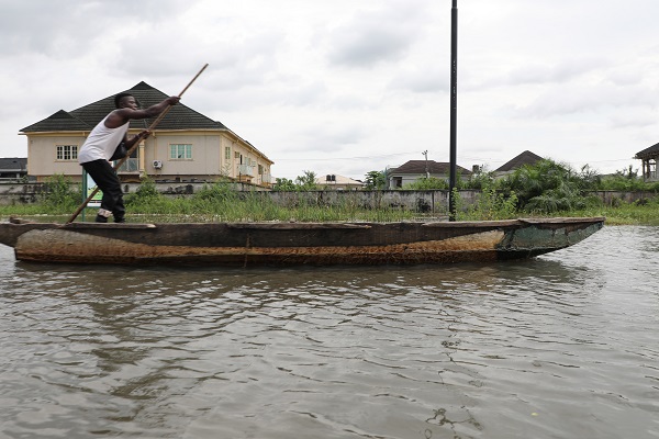 Foto - O ülkede baraj taştı! 2 şehir sular altında