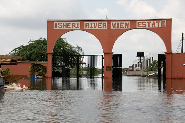Foto - O ülkede baraj taştı! 2 şehir sular altında