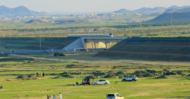 Foto - O ülkede çöller yeşillendi, nehirler oluştu! Kıyamet alameti mi? Akıllara o Hadis-i Şerif geldi