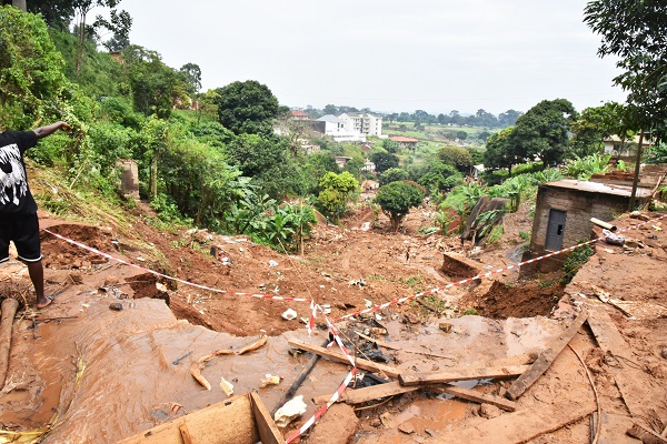 O ülkede heyelan yaşandı! 