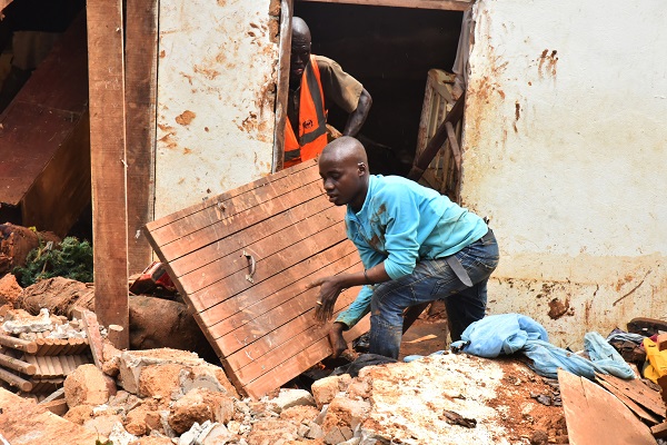 Foto - O ülkede heyelan yaşandı! 