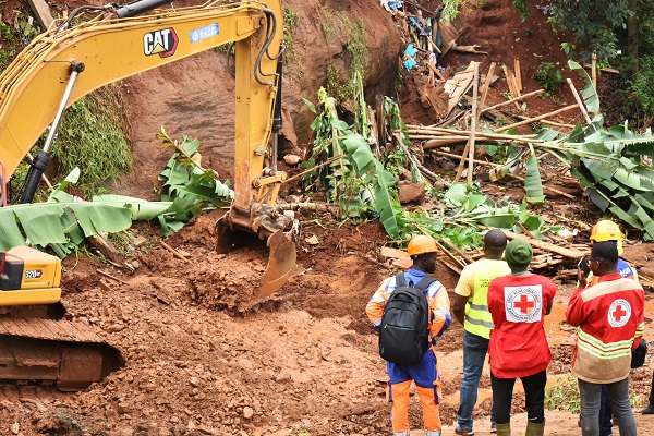 Foto - O ülkede heyelan yaşandı! 