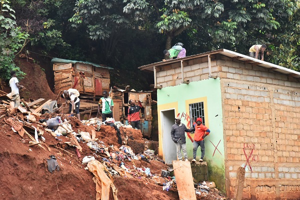Foto - O ülkede heyelan yaşandı! 