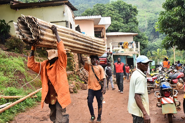 Foto - O ülkede heyelan yaşandı! 