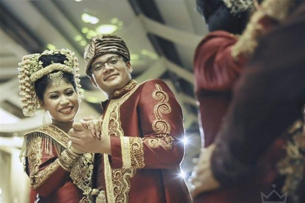 Foto - O ülkede kadınlar değil erkekler gelin gidiyor!