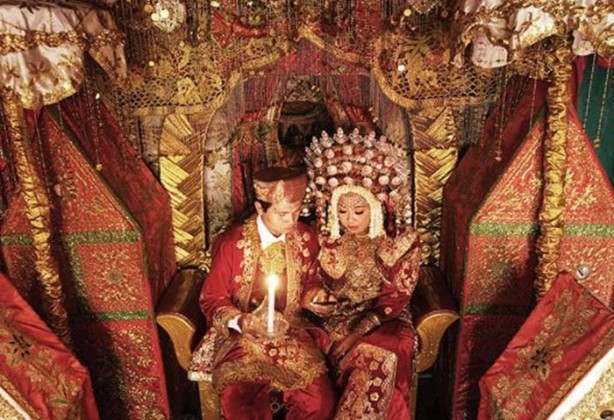 Foto - O ülkede kadınlar değil erkekler gelin gidiyor!