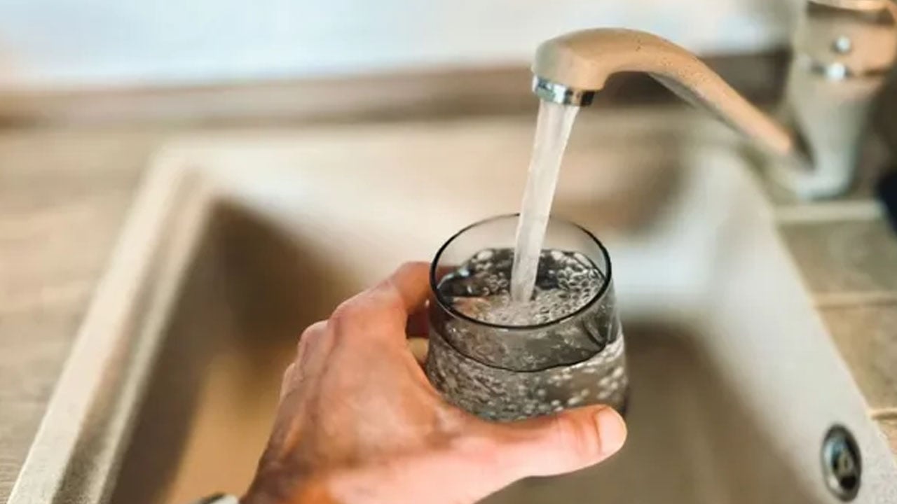 O ülkede musluk suyu koyanlar yaşadı: İçindeki o kalitesi neredeyse yüzde 100