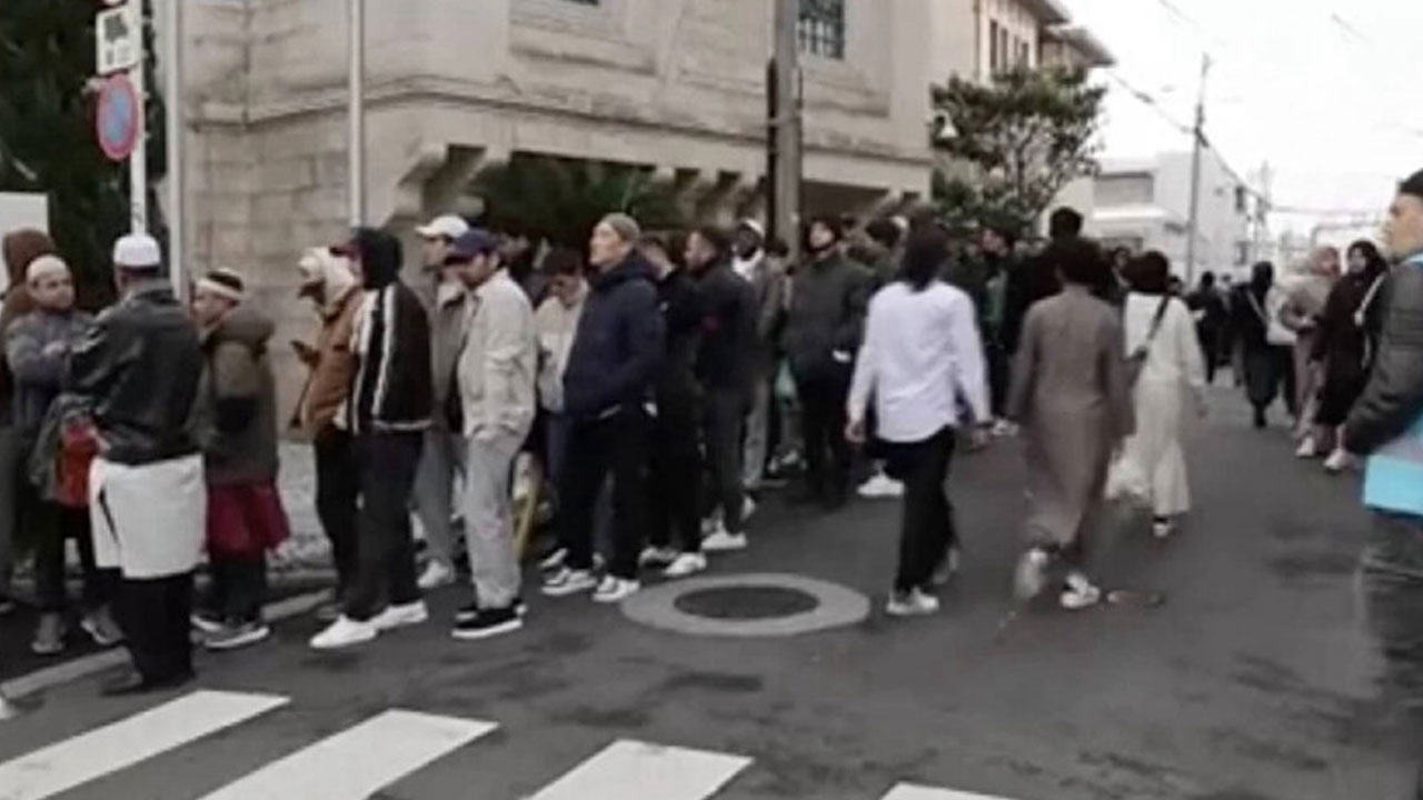 Foto - O ülkede Müslüman nüfusu Hristiyanları geçti! Bayram namazı 3 kez kılındı