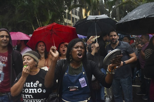 Foto - O ülkede öğretmenler greve gidiyor