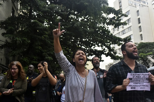Foto - O ülkede öğretmenler greve gidiyor