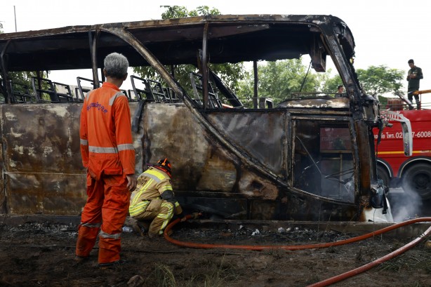 Foto - O ülkede okul servisi yandı! 16 çocuk ve 3 öğretmen feci şekilde öldü