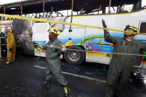 Foto - O ülkede okul servisi yandı! 16 çocuk ve 3 öğretmen feci şekilde öldü