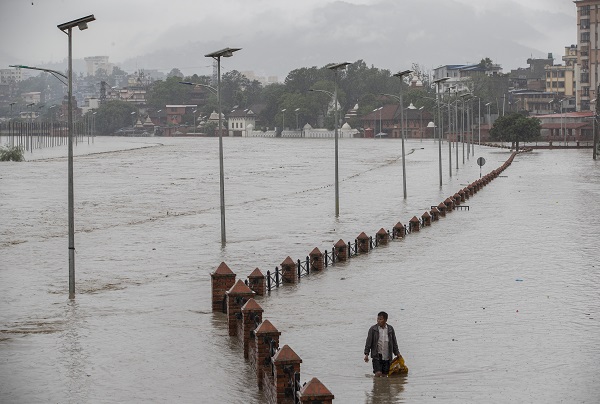 Foto - O ülkede sel felaketi yaşandı! 14 kişi hayatını kaybetti