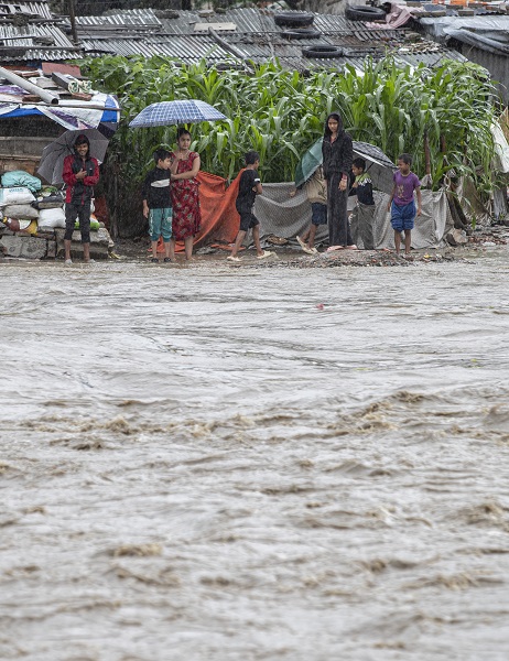 Foto - O ülkede sel felaketi yaşandı! 14 kişi hayatını kaybetti