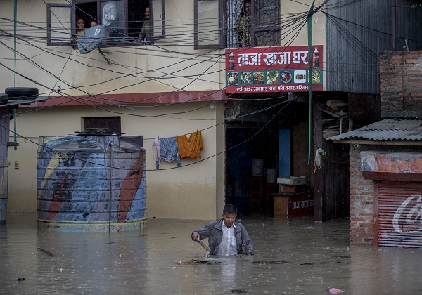 Foto - O ülkede sel felaketi yaşandı! 14 kişi hayatını kaybetti