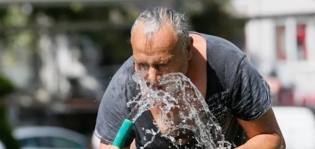 Foto - O ülke sıcaklıktan kavruluyor! 60 kişiden fazla can kaybı var