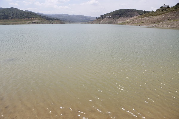 Foto - O ülkede susuzluk kapıya dayandı