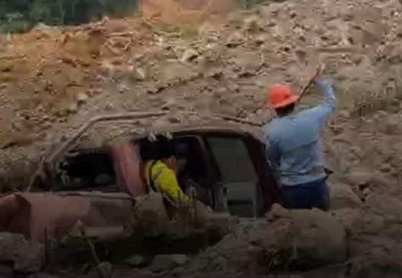 O ülkede toprak kayması: 45 yaralı, 41 kayıp