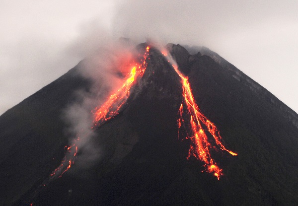 Foto - O ülkede volkan harekete geçti! 