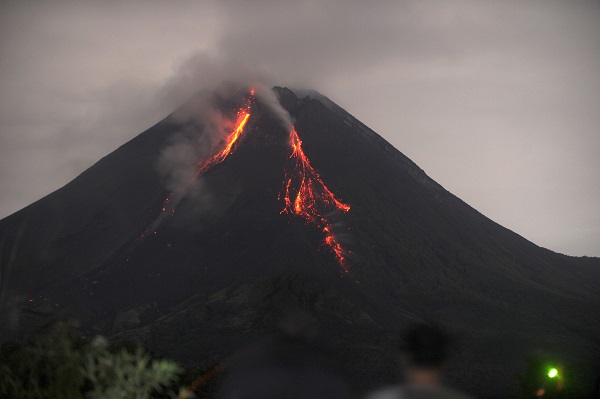 Foto - O ülkede volkan harekete geçti! 