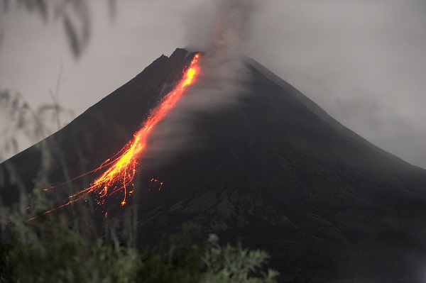 Foto - O ülkede volkan harekete geçti! 