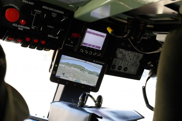 Foto - O ülkeden Türk şirketiyle milyonlarca dolarlık rekor anlaşma! İHA, drone, zırhlı araç ve her şeyden alacaklar