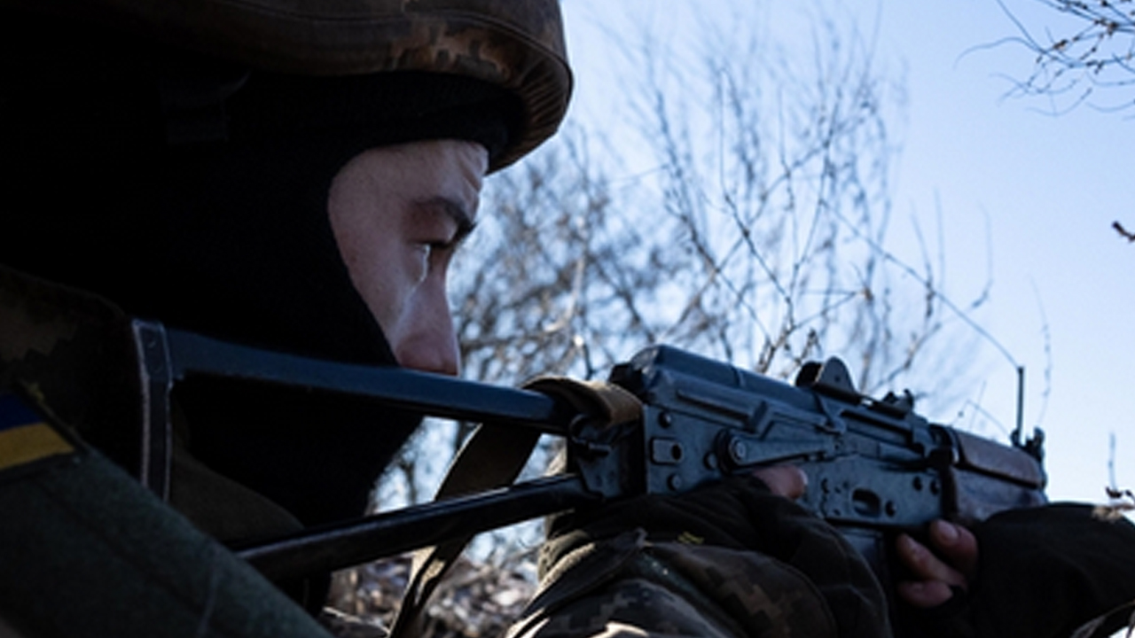 O ülkenin askeri teknolojisinde dev adım: Savaş alanında ilk kez lazer silahı! Korkutan hamle…