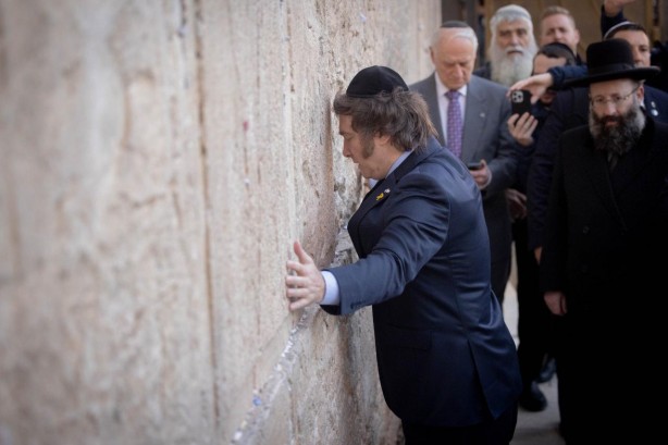 Foto - O ülkenin devlet başkanından skandal İsrail ve Yahudilik kararı! Tüh senin sıfatına