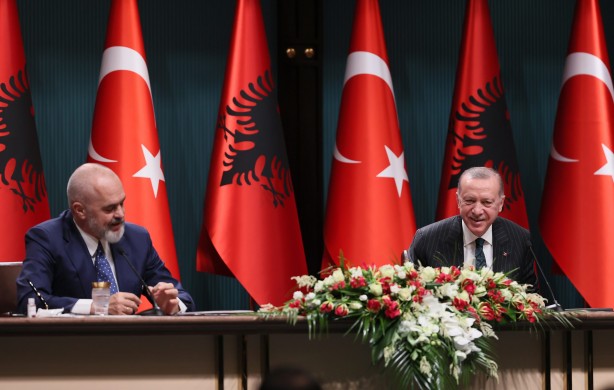 Foto - O ülkenin Türkiye'den SİHA alacak olması Yunanistan'ı panikletti: Kuşatılıyoruz, kaos çıkabilir