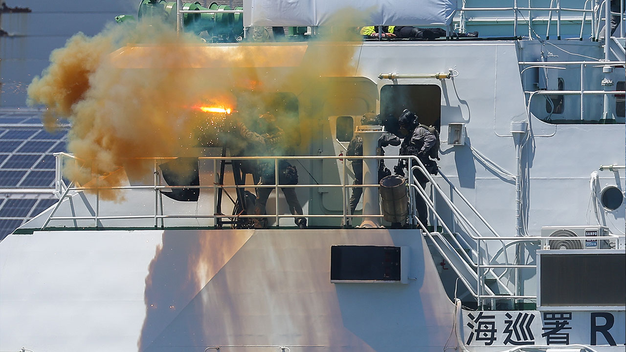 Foto - "O ülkeyle savaş çıkarsa…" tatbikatı!.. Kuşatmaya karşı deniz piyadelerini sahaya indirdiler