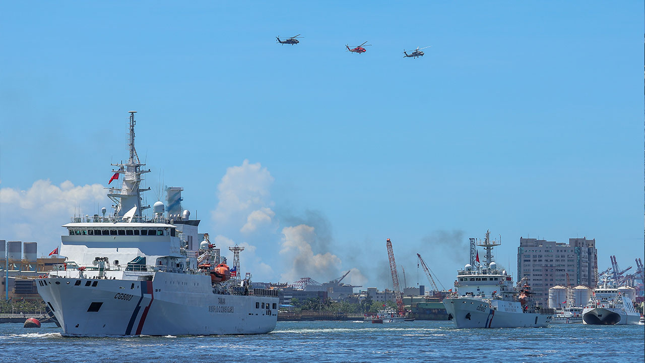 Foto - "O ülkeyle savaş çıkarsa…" tatbikatı!.. Kuşatmaya karşı deniz piyadelerini sahaya indirdiler