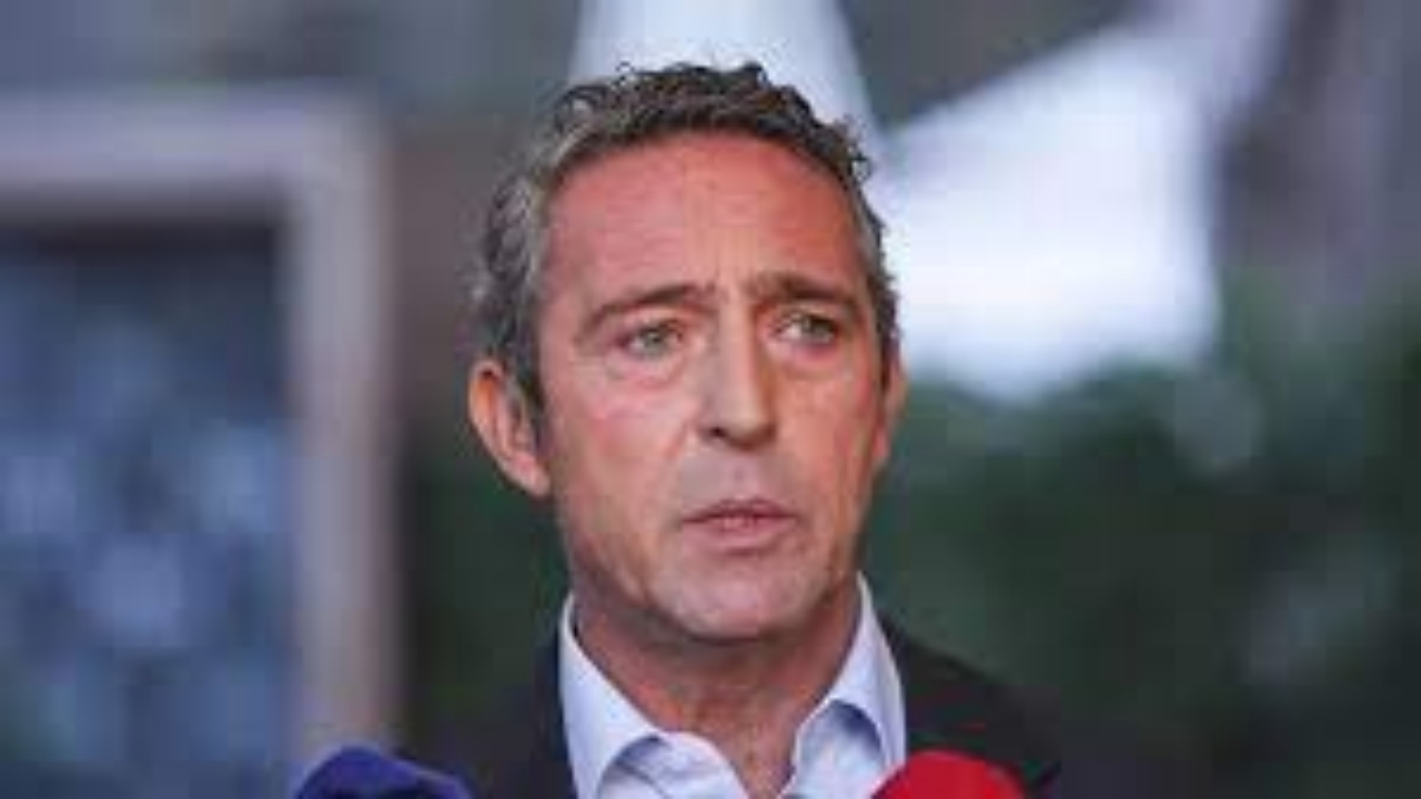 Foto - O utanmazlık Türkiye’yi ayağa kaldırdı! Rezalet ki ne rezalet! Sen kime, neyin artistliğini yapıyorsun Ali Koç? 