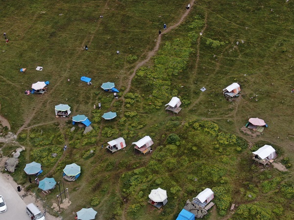 Foto - O yaylada görüntü kirliliği oluştu