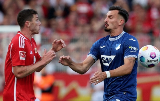 O yıldız futbolcuya öyle bir teklif geldi ki… Kulaklarınıza inanamayacaksınız! Bunlar çıldırmış olmalı