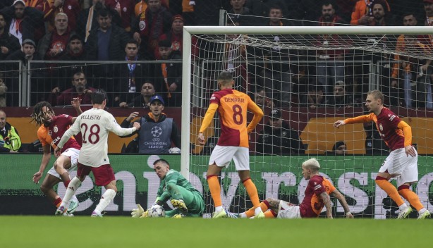 Foto - O yıldız futbolcuya öyle bir teklif geldi ki… Kulaklarınıza inanamayacaksınız! Bunlar çıldırmış olmalı