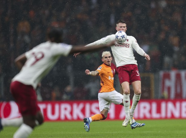 Foto - O yıldız futbolcuya öyle bir teklif geldi ki… Kulaklarınıza inanamayacaksınız! Bunlar çıldırmış olmalı