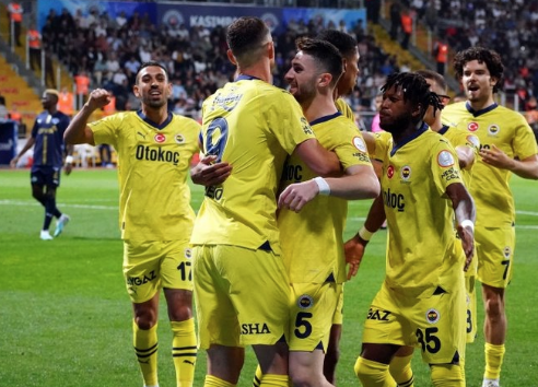 Foto - O yıldızla ilgili beklenmedik gelişme! Kötü haber maalesef geldi: Sarı-lacivertli camiayı üzen gelişme!