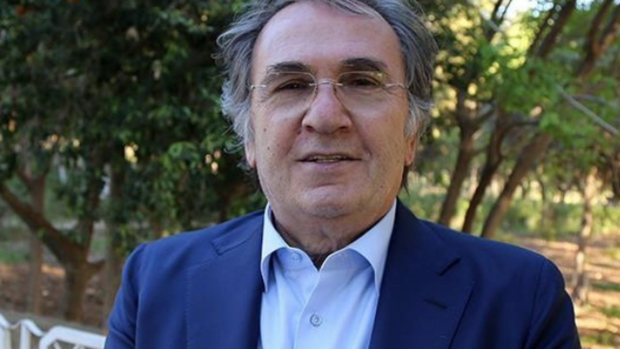 O yöntem ortaya çıktı ve şiddetle önerdi... Prof. Dr. İbrahim Saraçoğlu'ndan dökülen saçlar için etkili formül...