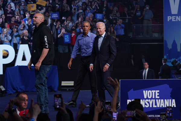 Foto - Obama ve Trump sahneye çıktı
